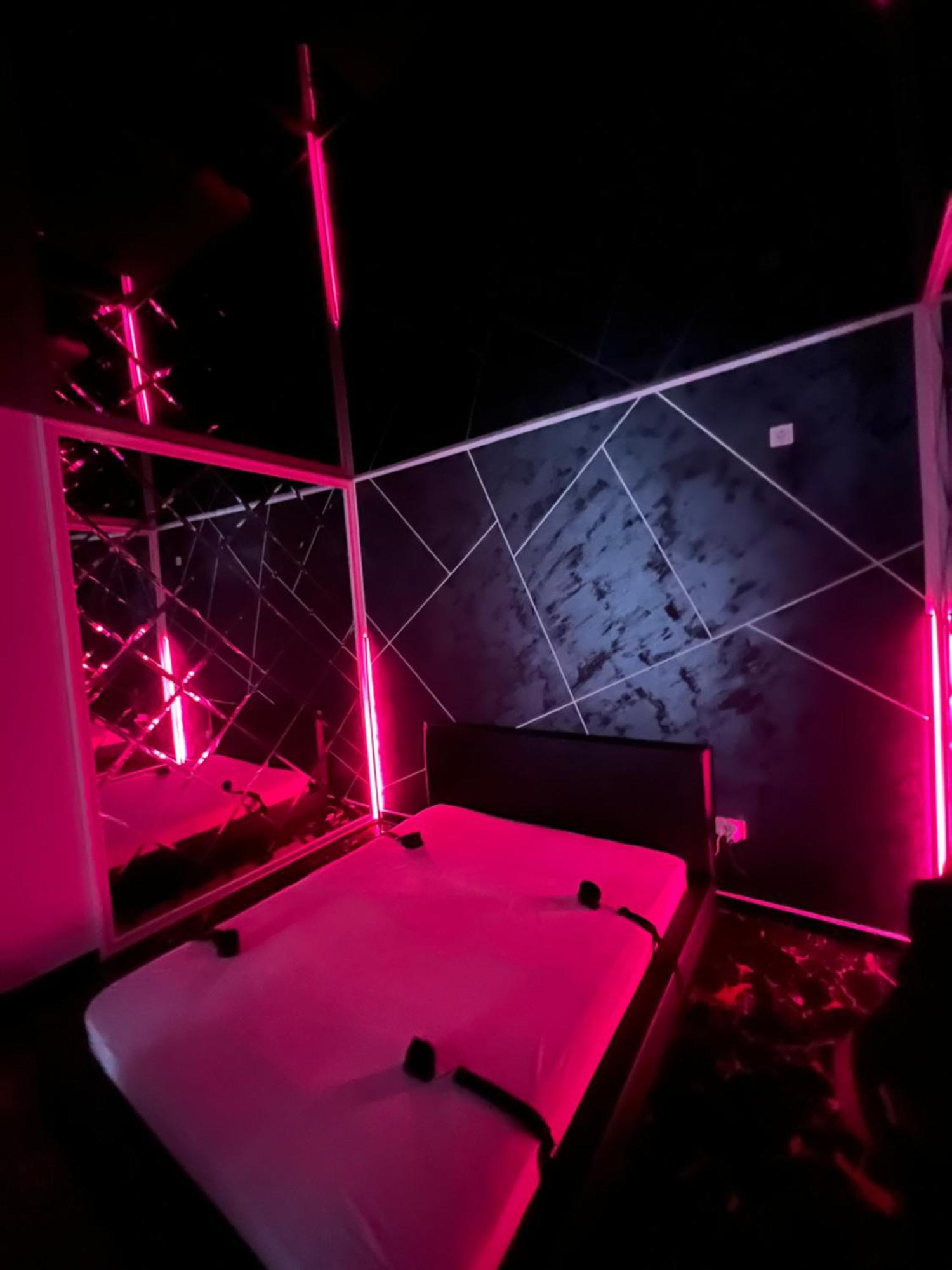 Adult Only Fantasy Room Bucureşti Eksteriør bilde